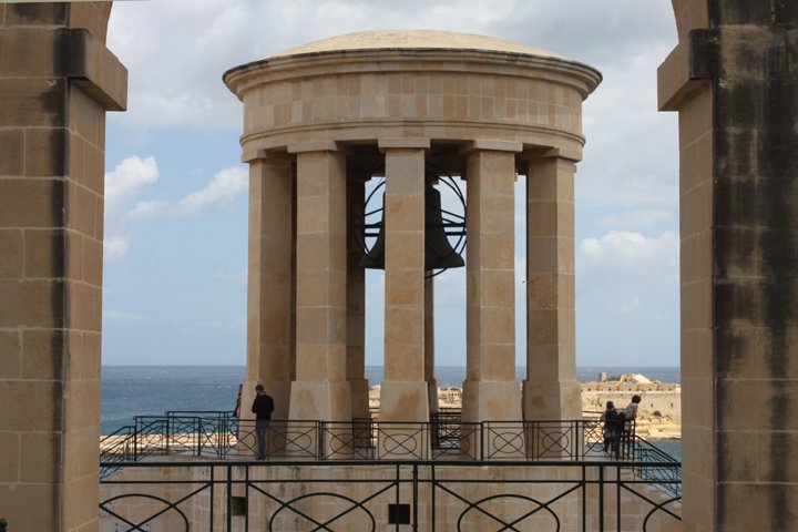 The Seige Bell War Memor IMG_3602.jpg - The Seige Bell War Memor  Valletta 