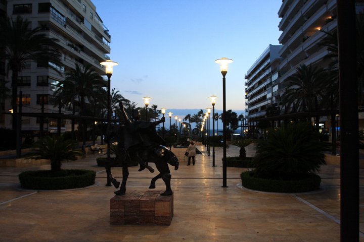 marbella IMG_8113.jpg - Salvatore Dali's  skulptur i Marbella